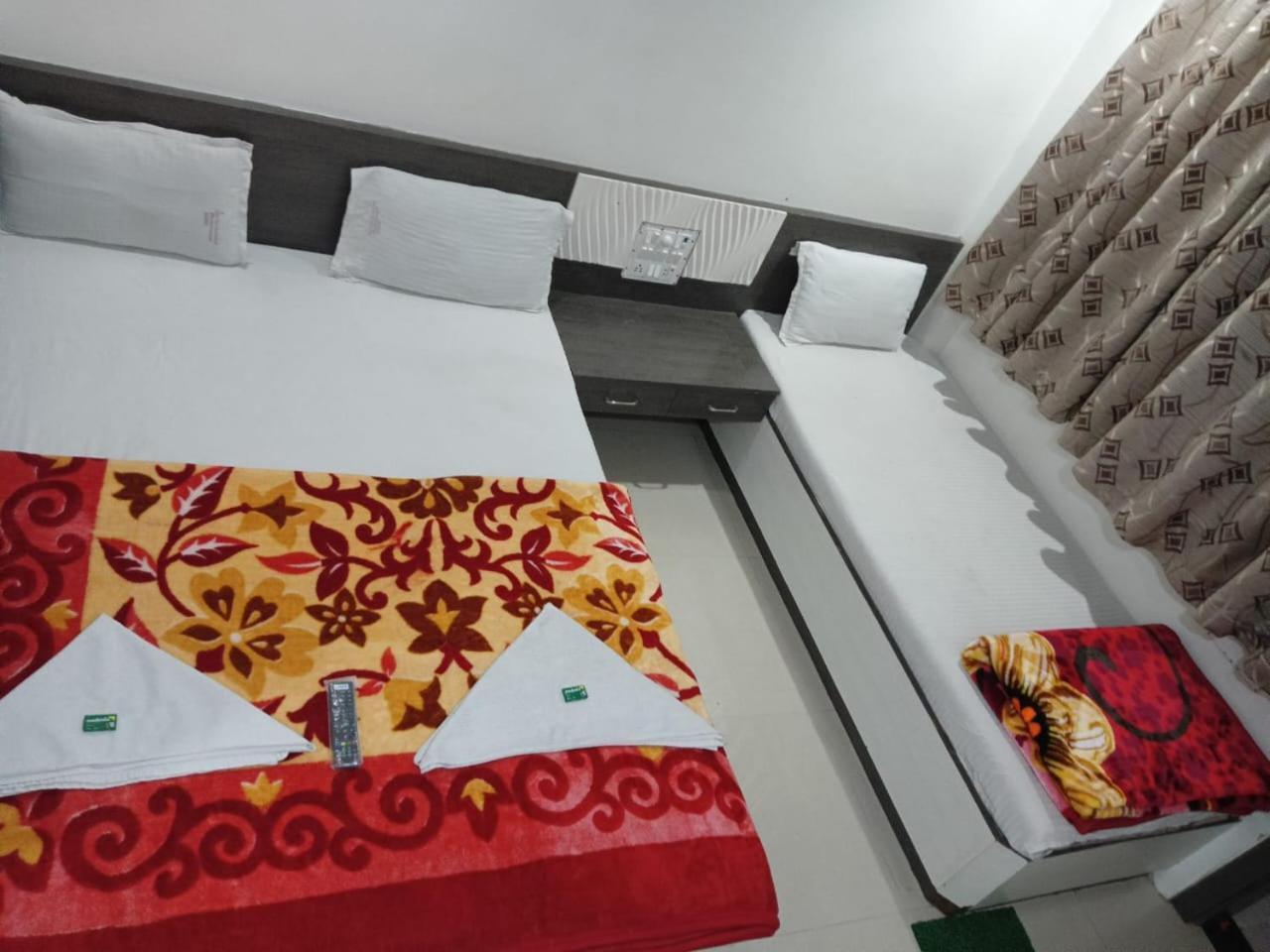 Hotel Shri Sai Darshan شيردي المظهر الخارجي الصورة